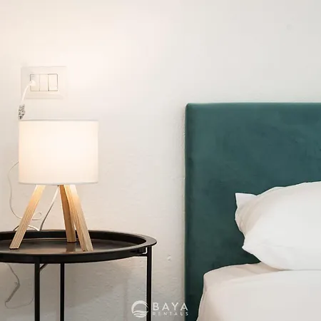 Chic Loft In Center 아파트 *
